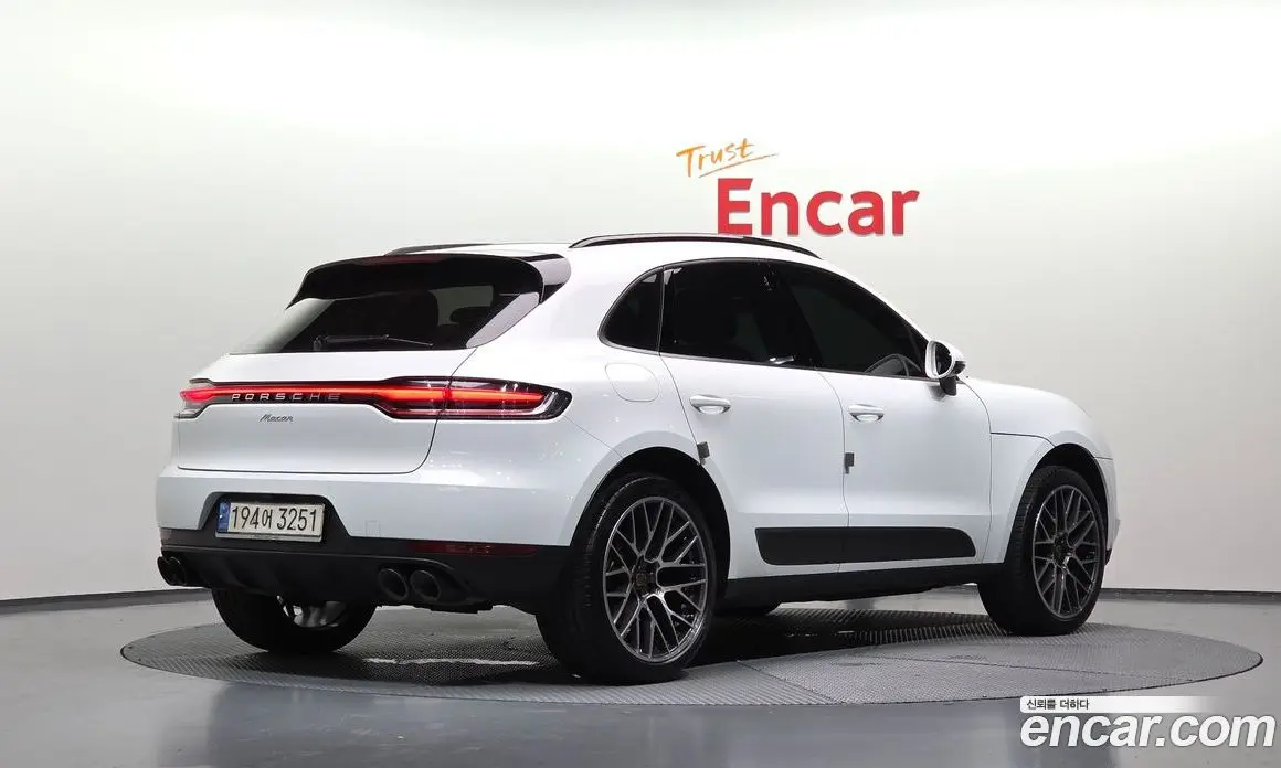 Porsche Macan 2021 2.0 автомат (гидро), фото 1 Porsche Macan 2021 2.0 автомат (гидро), фото 1