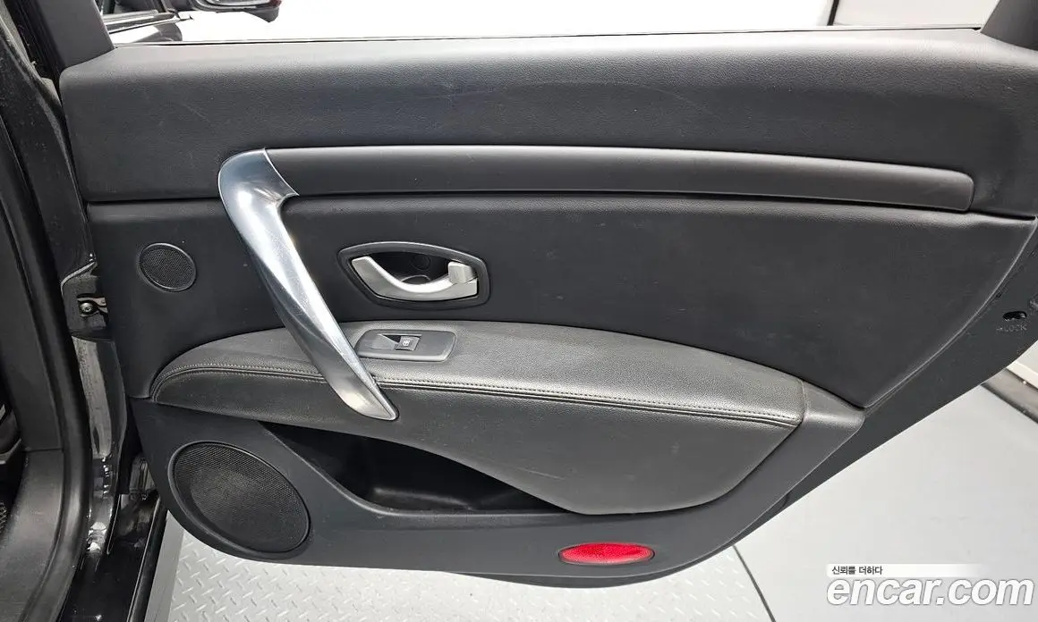 Renault (Samsung) SM7 2016 2.0 автомат (гидро), фото 15 Renault (Samsung) SM7 2016 2.0 автомат (гидро), фото 15