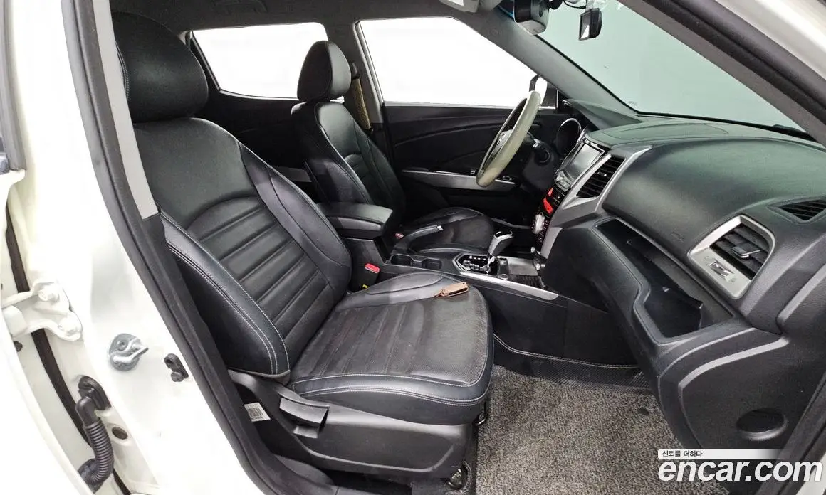 SsangYong TIBOLI 2015 1.6 автомат (гидро), фото 17