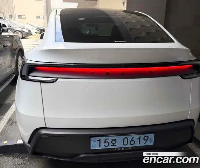 Tesla Model Y 2026 автомат (гидро), миниатюра 2