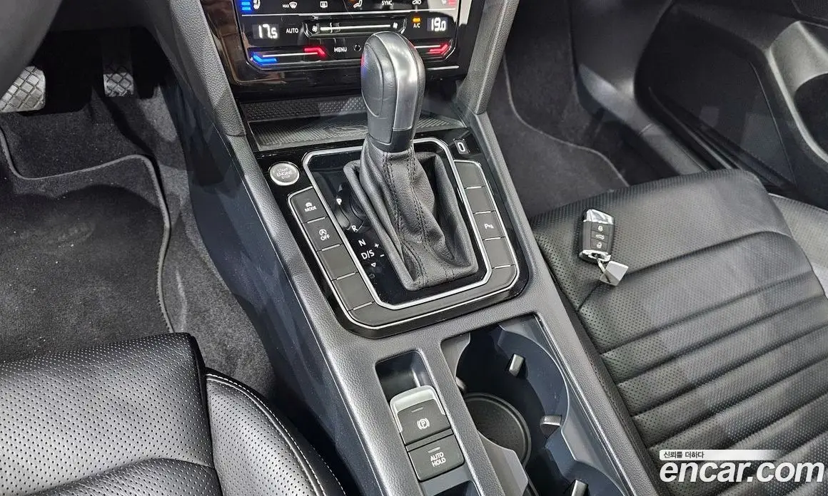 Volkswagen Passat 2022 2.0 автомат (гидро), фото 11