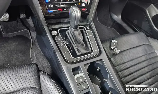 Volkswagen Passat 2022 2.0 автомат (гидро), миниатюра 11