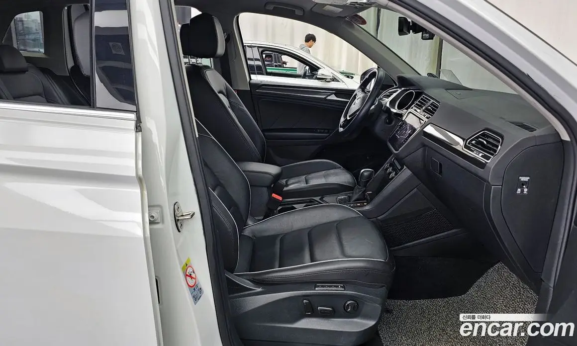 Volkswagen Tiguan 2019 2.0 автомат (гидро), фото 17