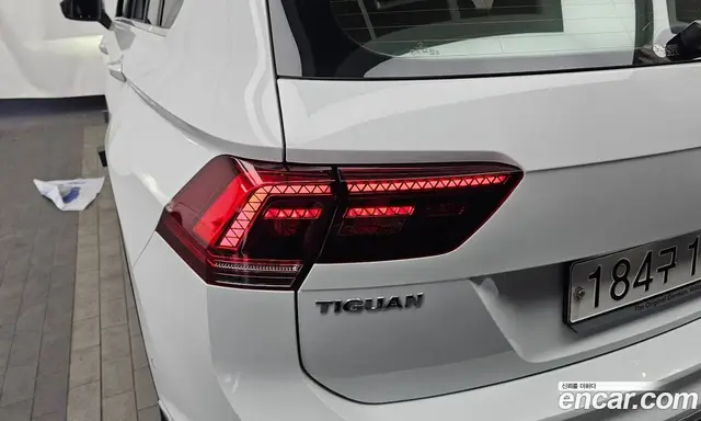 Volkswagen Tiguan 2019 2.0 автомат (гидро), миниатюра 9