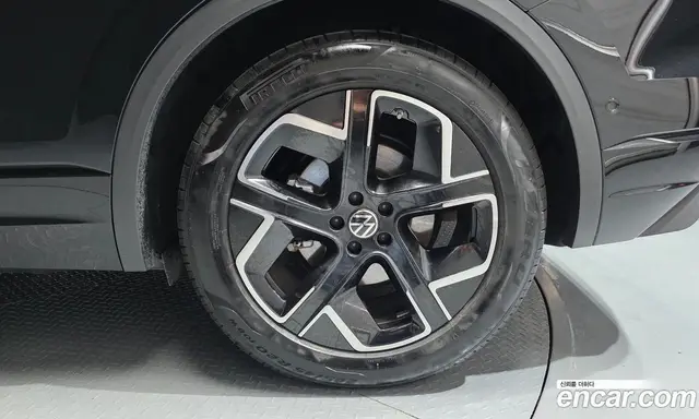 Volkswagen Touareg 2024 3.0 автомат (гидро), миниатюра 7 Volkswagen Touareg 2024 3.0 автомат (гидро), миниатюра 7