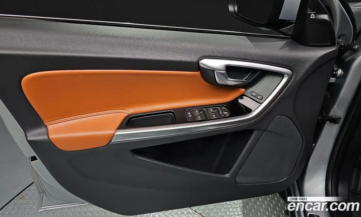 Volvo S60 2017 2.0 автомат (гидро), фото 14