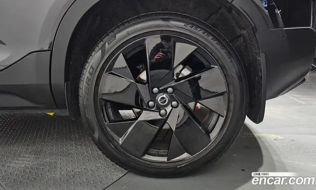 Volvo XC40 2025 2.0 автомат (гидро), миниатюра 7