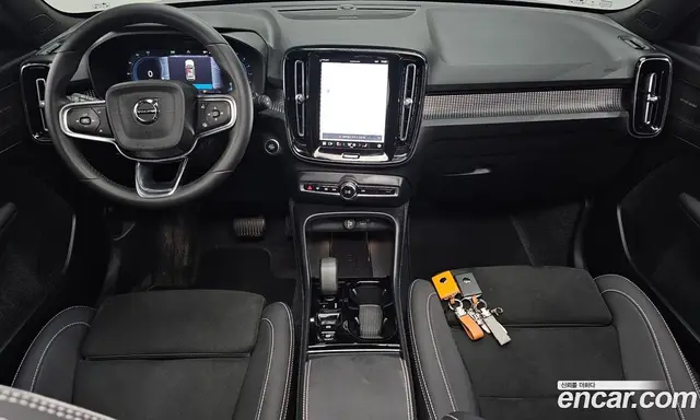 Volvo XC40 2025 2.0 автомат (гидро), миниатюра 10