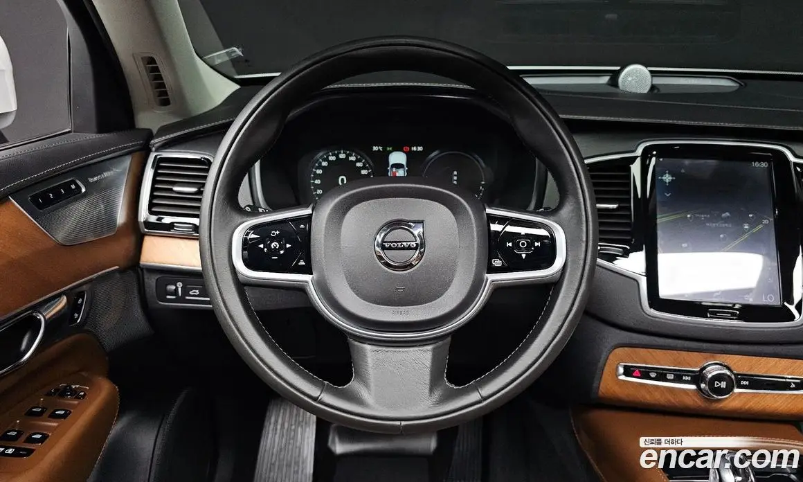 Volvo XC90 2019 2.0 автомат (гидро), фото 17