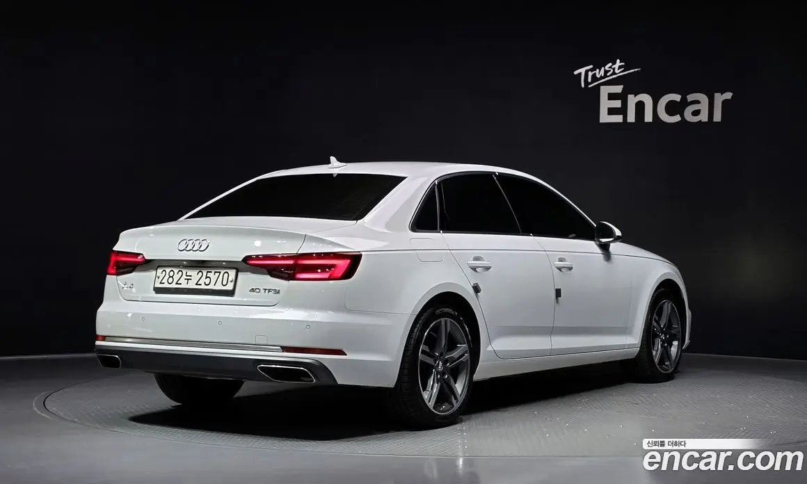Audi A4 2019 2.0 автомат (гидро), фото 2 Audi A4 2019 2.0 автомат (гидро), фото 2