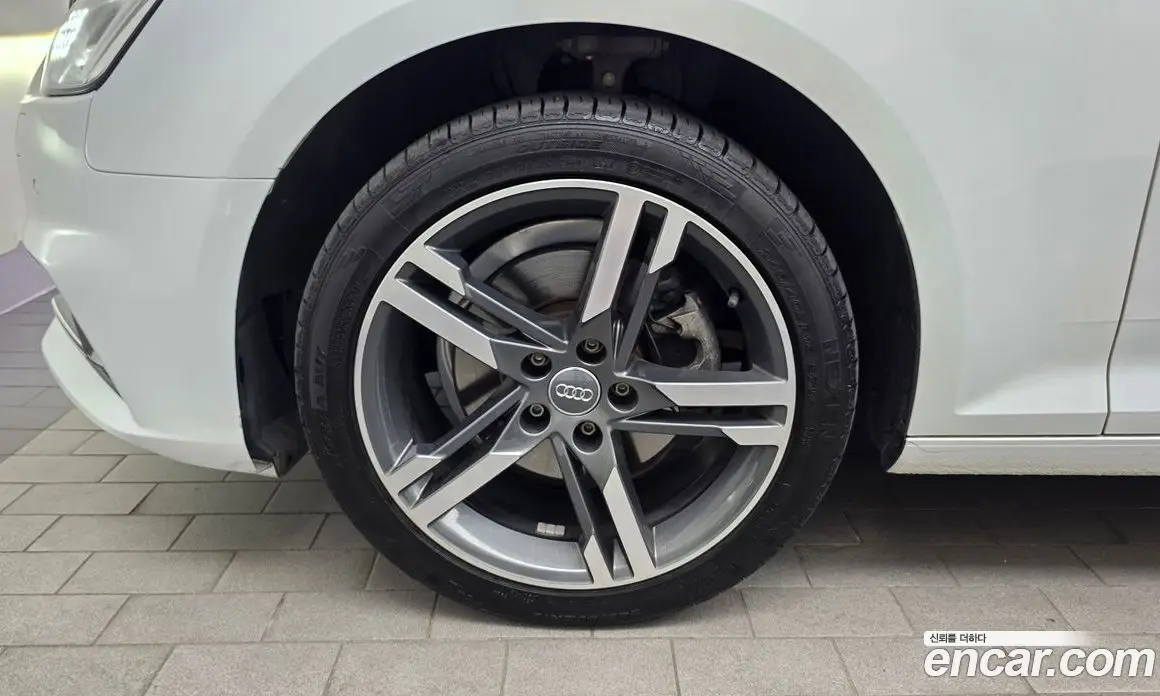 Audi A4 2019 2.0 автомат (гидро), фото 5 Audi A4 2019 2.0 автомат (гидро), фото 5