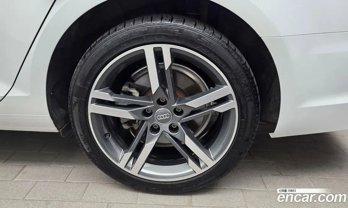 Audi A4 2019 2.0 автомат (гидро), фото 7 Audi A4 2019 2.0 автомат (гидро), фото 7