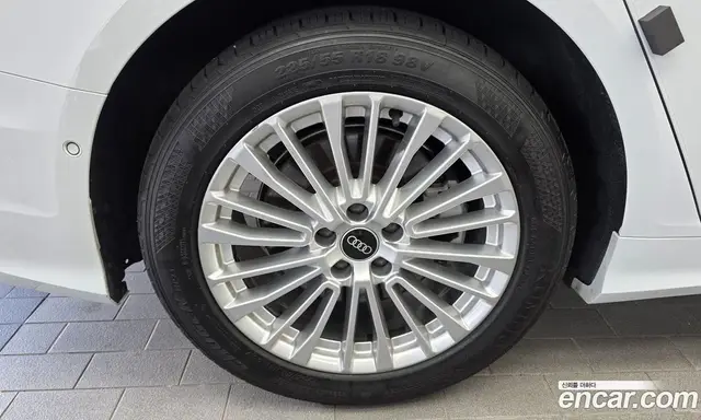 Audi A6 2021 2.0 автомат (гидро), миниатюра 5
