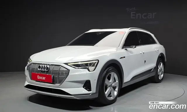 Audi e-tron, 2022, 68 149 км