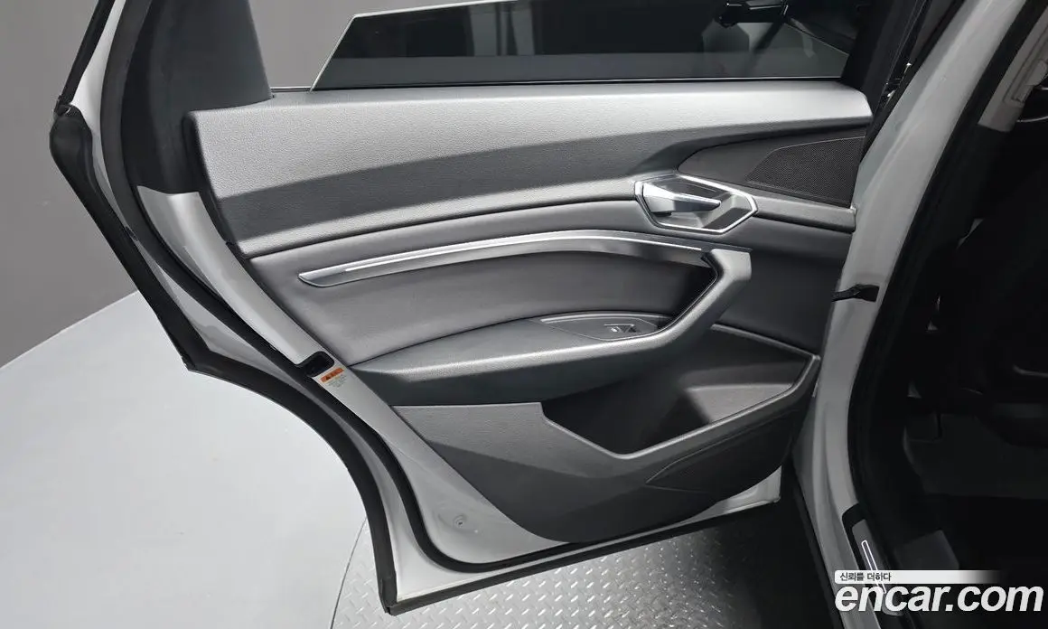 Audi e-tron 2022 0.2 автомат (гидро), фото 15 Audi e-tron 2022 0.2 автомат (гидро), фото 15