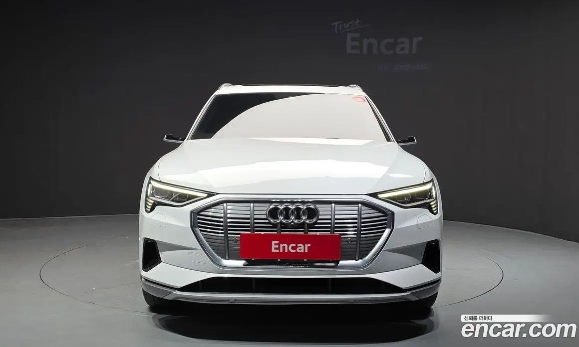Audi e-tron 2022 0.2 автомат (гидро), фото 3 Audi e-tron 2022 0.2 автомат (гидро), фото 3
