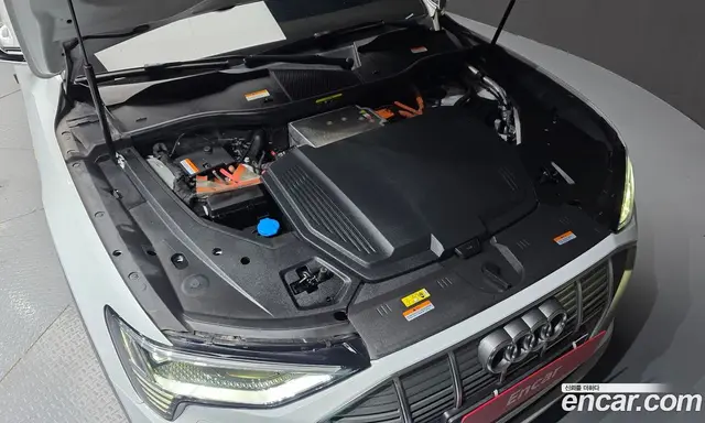 Audi e-tron 2022 0.2 автомат (гидро), миниатюра 6 Audi e-tron 2022 0.2 автомат (гидро), миниатюра 6