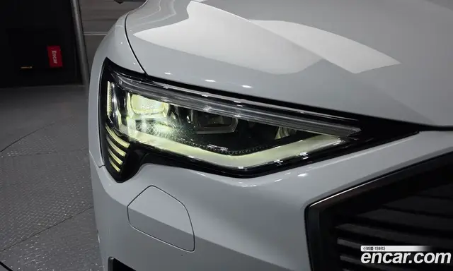 Audi e-tron 2022 0.2 автомат (гидро), миниатюра 8 Audi e-tron 2022 0.2 автомат (гидро), миниатюра 8