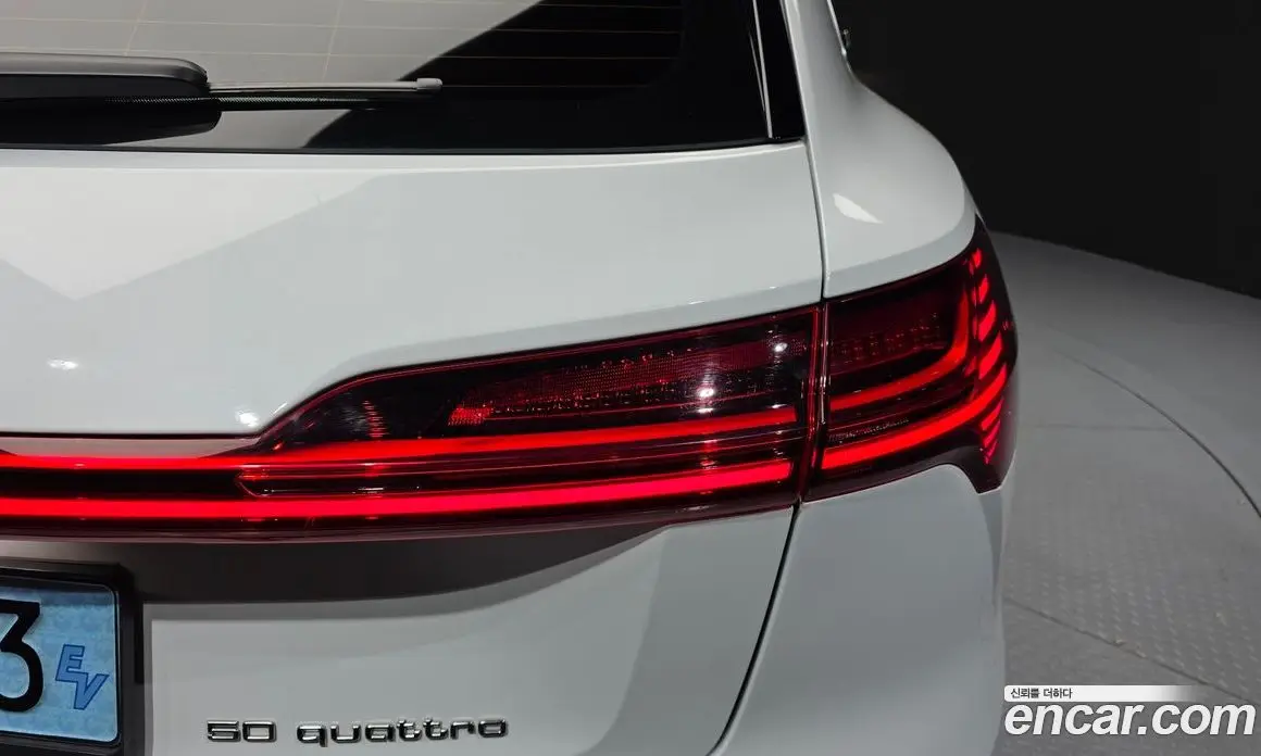 Audi e-tron 2022 0.2 автомат (гидро), фото 9 Audi e-tron 2022 0.2 автомат (гидро), фото 9