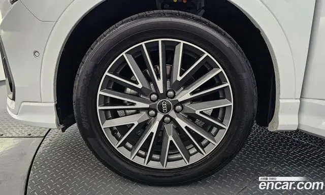 Audi Q3 2022 2.0 автомат (гидро), миниатюра 5