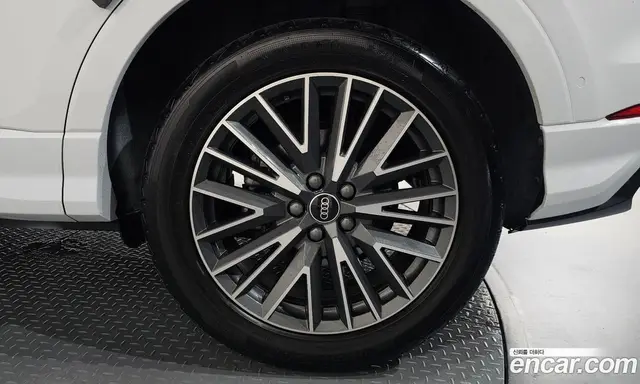 Audi Q3 2022 2.0 автомат (гидро), миниатюра 7