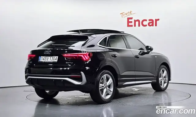 Audi Q3, 2022, 62 896 км