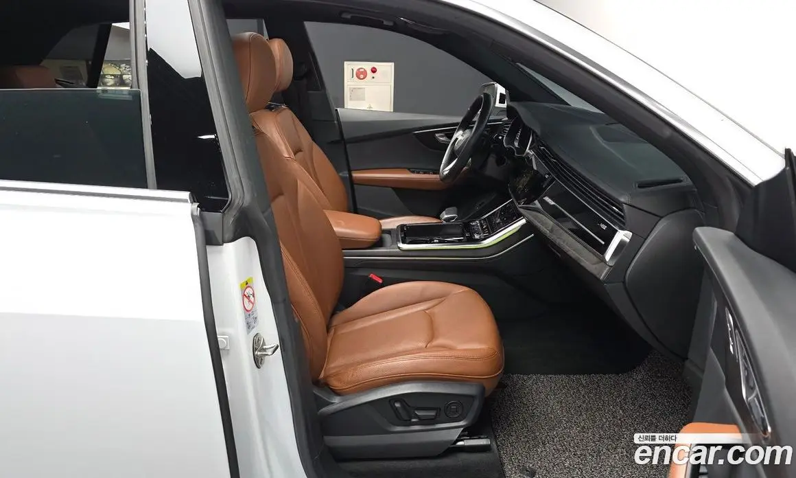 Audi Q8 2022 3.0 автомат (гидро), фото 17
