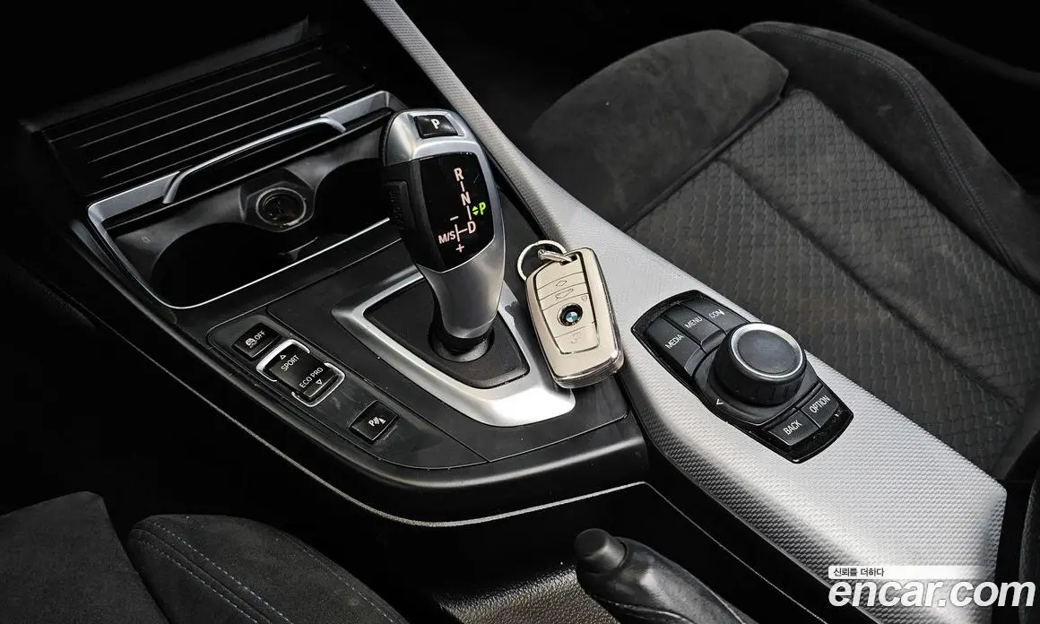 BMW 1 серия 2018 2.0 автомат (гидро), фото 12 BMW 1 серия 2018 2.0 автомат (гидро), фото 12