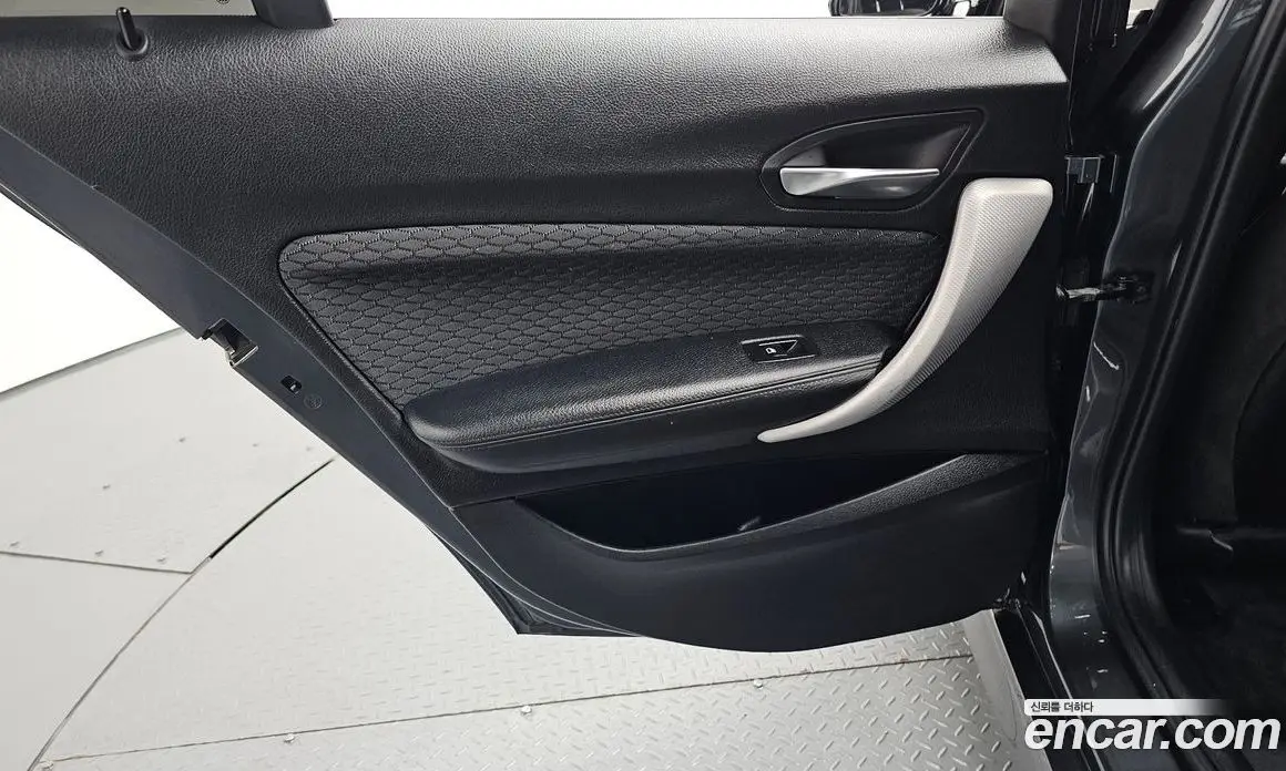BMW 1 серия 2018 2.0 автомат (гидро), фото 15 BMW 1 серия 2018 2.0 автомат (гидро), фото 15