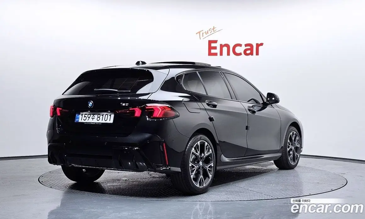 BMW 1 серия 2026 2.0 автомат (гидро), фото 2 BMW 1 серия 2026 2.0 автомат (гидро), фото 2