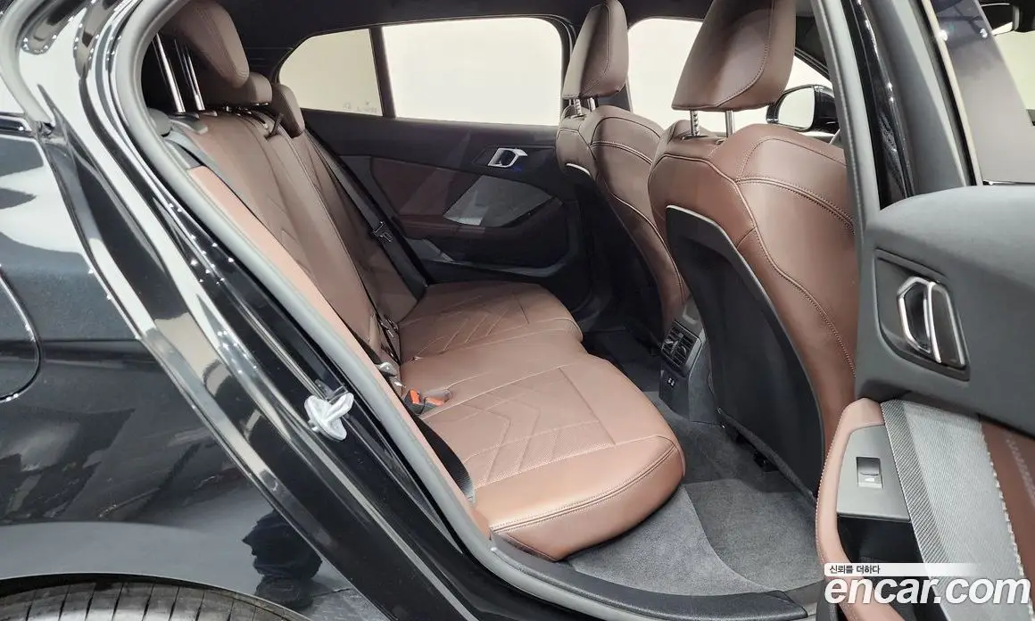 BMW 1 серия 2026 2.0 автомат (гидро), фото 17 BMW 1 серия 2026 2.0 автомат (гидро), фото 17