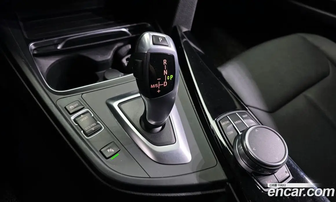 BMW 3 серия 2018 2.0 автомат (гидро), фото 12