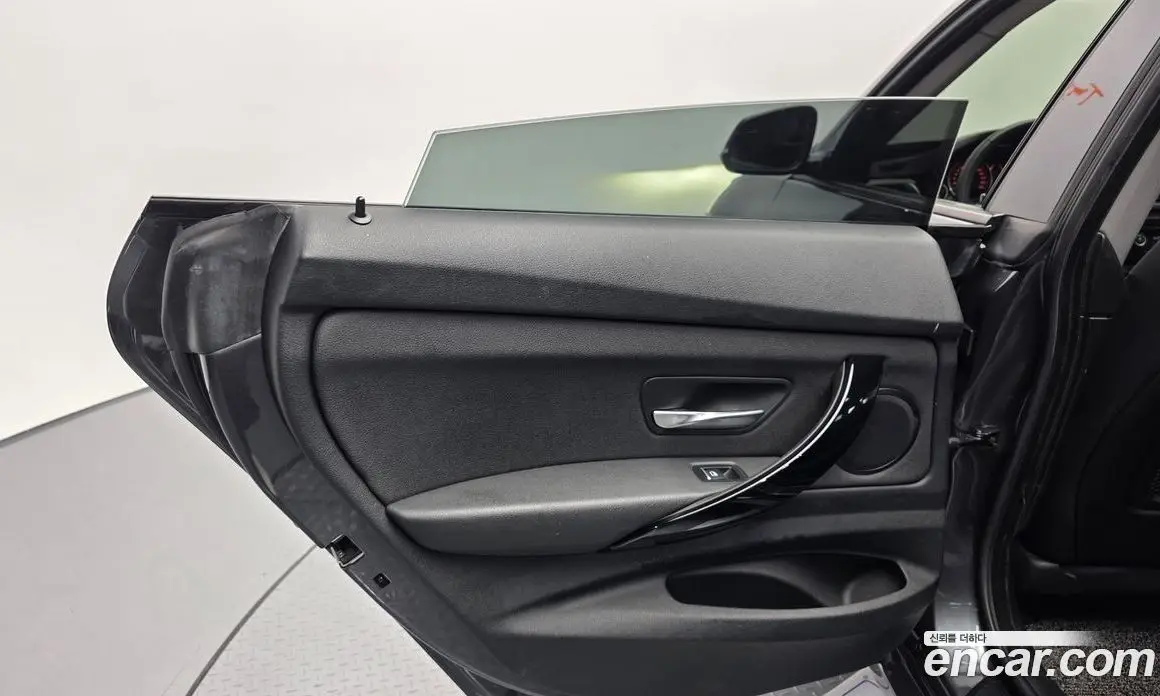 BMW 3 серия 2018 2.0 автомат (гидро), фото 14