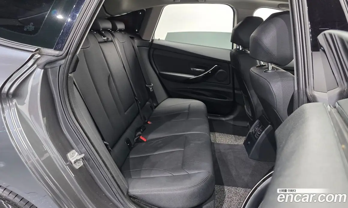 BMW 3 серия 2018 2.0 автомат (гидро), фото 18