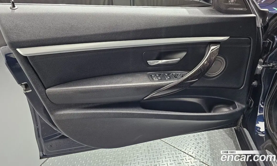 BMW 3 серия 2018 2.0 автомат (гидро), фото 14