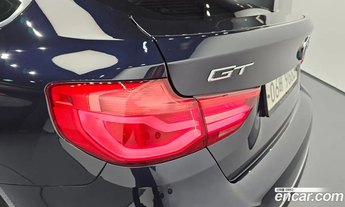 BMW 3 серия 2018 2.0 автомат (гидро), фото 9