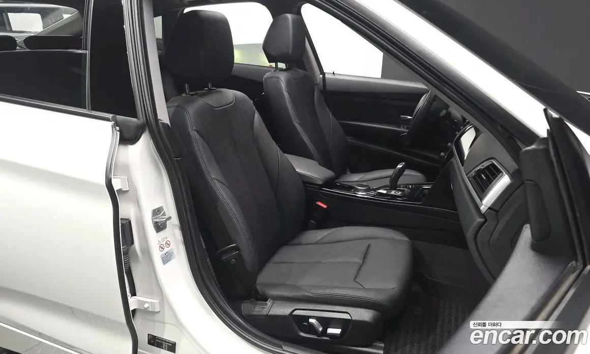 BMW 3 серия 2018 2.0 автомат (гидро), фото 16