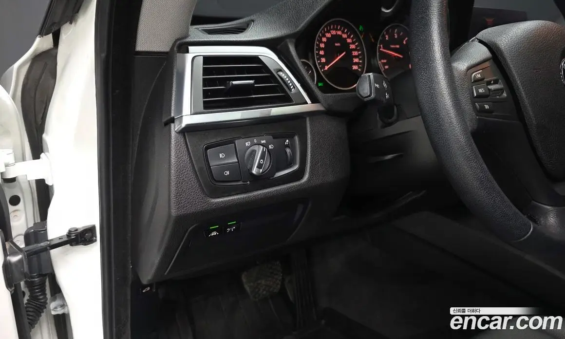 BMW 3 серия 2018 2.0 автомат (гидро), фото 19