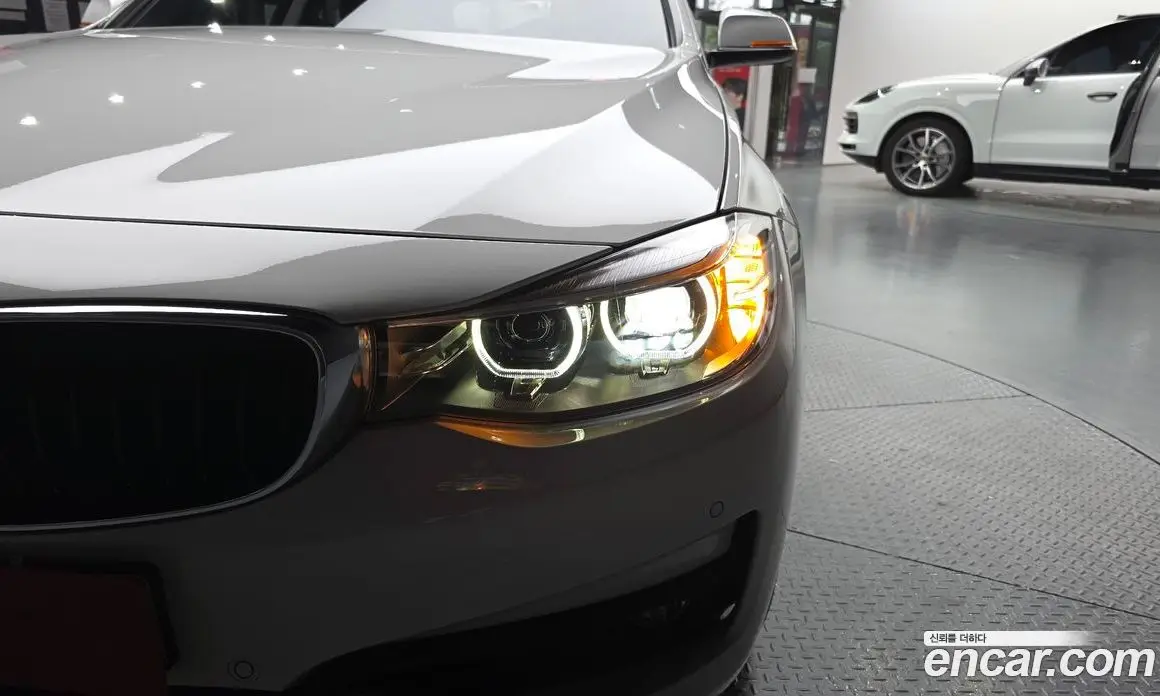 BMW 3 серия 2018 2.0 автомат (гидро), фото 8