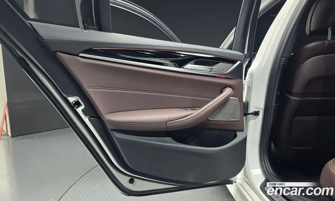 BMW 5 серия 2021 2.0 автомат (гидро), фото 14