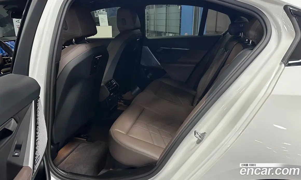 BMW 5 серия 2024 2.0 автомат (гидро), фото 11