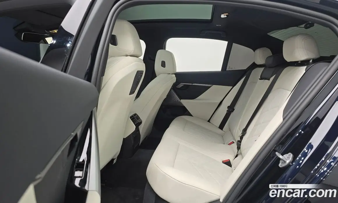 BMW 5 серия 2025 2.0 автомат (гидро), фото 18