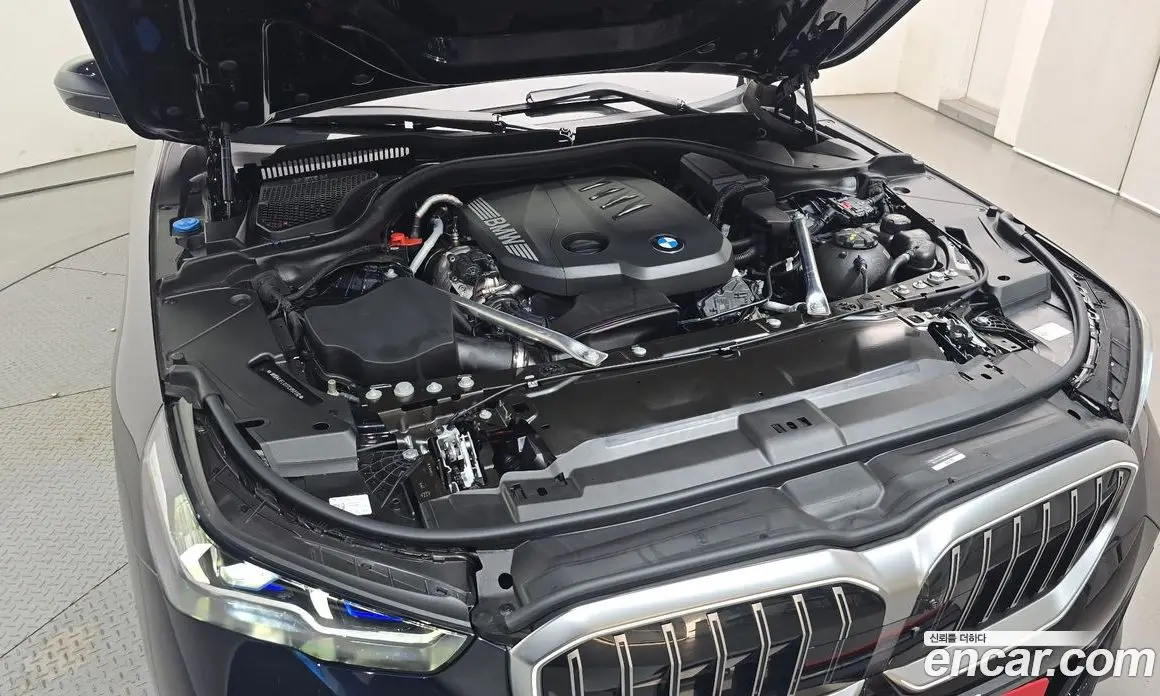 BMW 5 серия 2025 2.0 автомат (гидро), фото 6