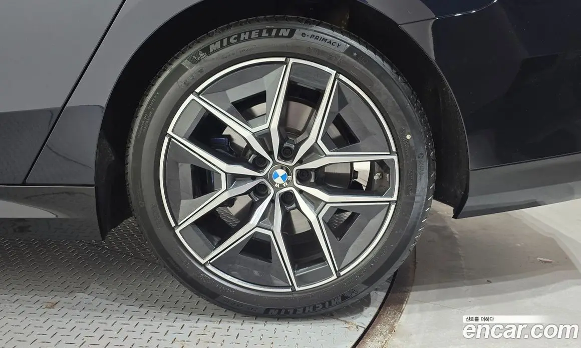 BMW 5 серия 2025 2.0 автомат (гидро), фото 7