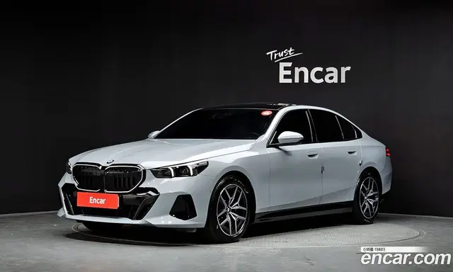 BMW 5 серия, 2025, 9 928 км