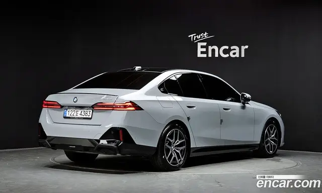 BMW 5 серия 2025 2.0 автомат (гидро), миниатюра 2