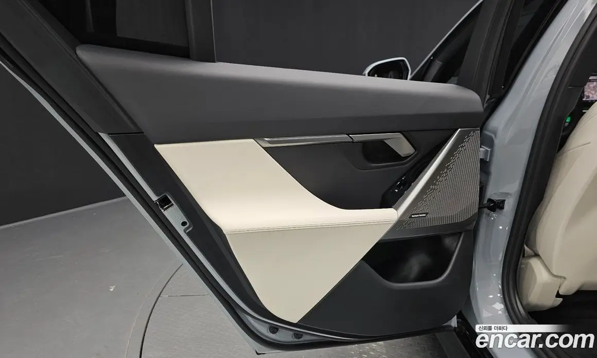 BMW 5 серия 2025 2.0 автомат (гидро), фото 15