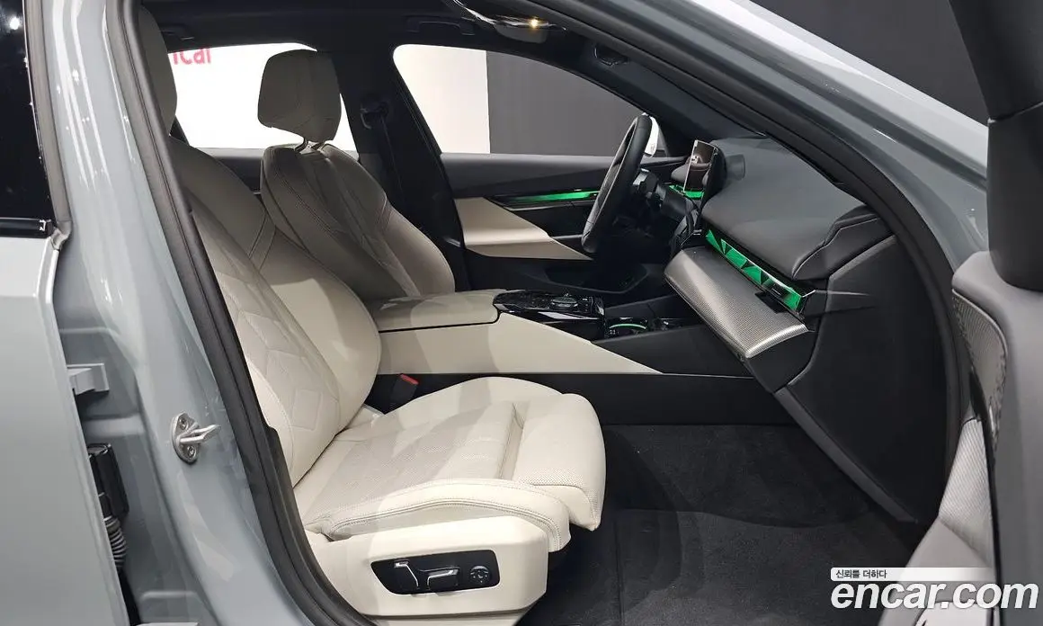 BMW 5 серия 2025 2.0 автомат (гидро), фото 16