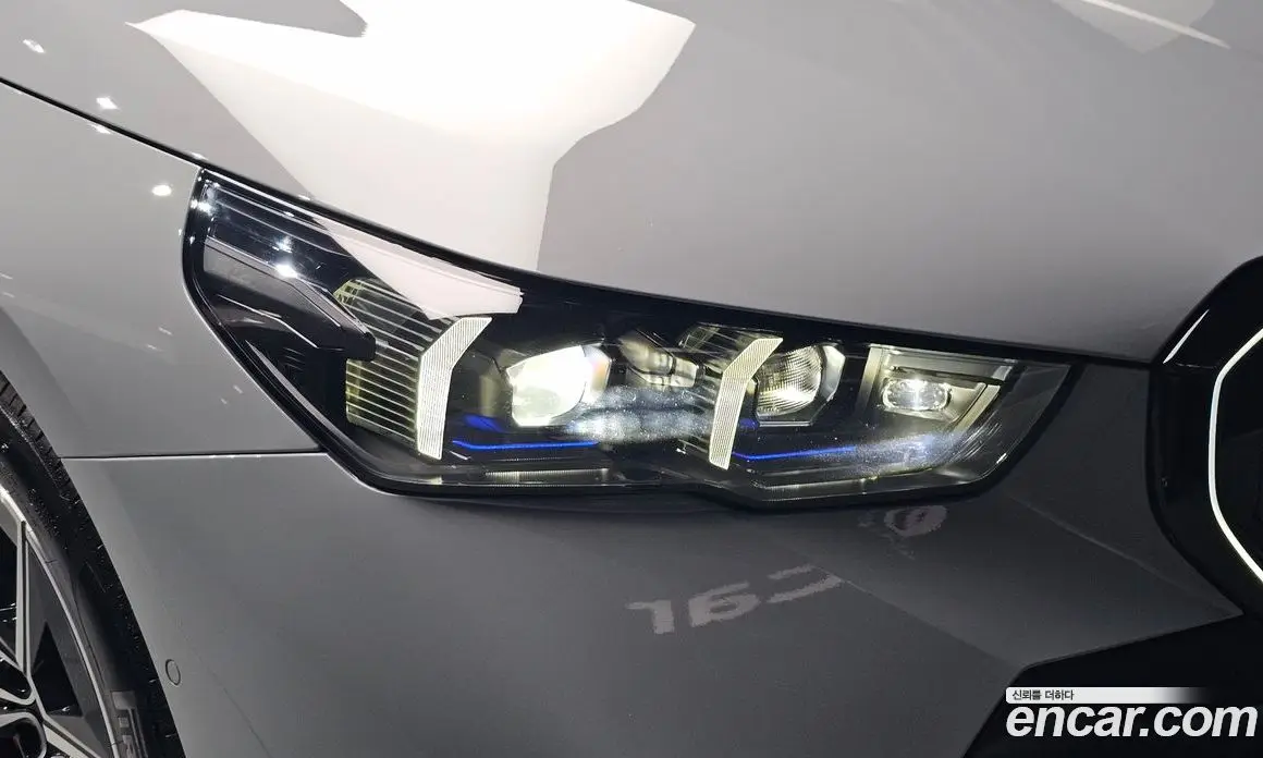 BMW 5 серия 2025 2.0 автомат (гидро), фото 8