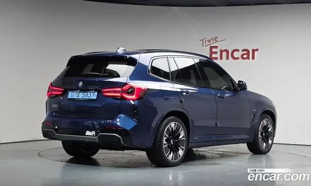 BMW iX3, 2025, 8 718 км